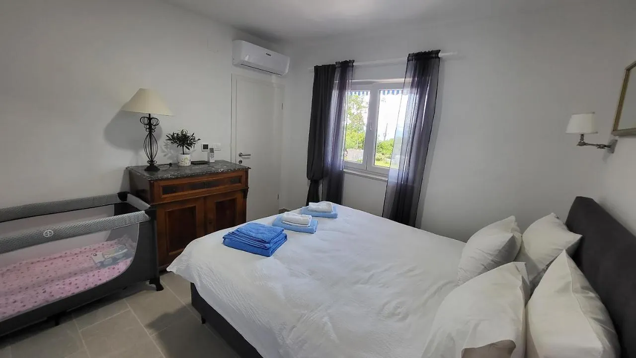 Apartments Amadea Novi Vinodolski 0*,